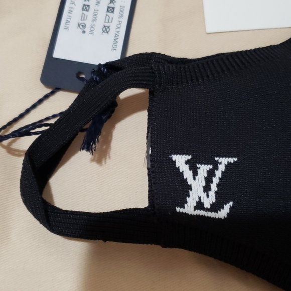 Face Covering Designer Accessory by Louis Vuitton - Picture 5 of 11